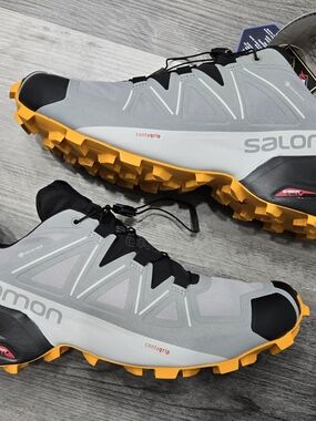 Salomon Speedcross 5 GTX trail running shoes
